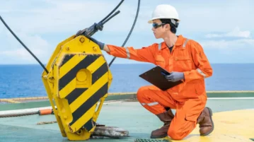 standrds-liftign-equipment-shutterstock_1277797465-1400x934