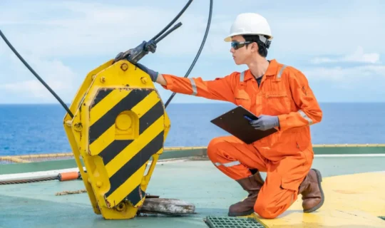 standrds-liftign-equipment-shutterstock_1277797465-1400x934